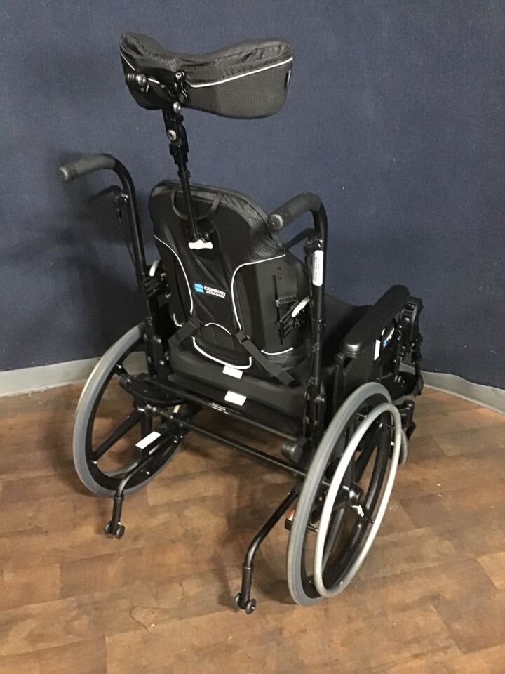 SUNRISE MEDICAL Quickie SR45 Manual Tilt Wheelchair, photo 3
